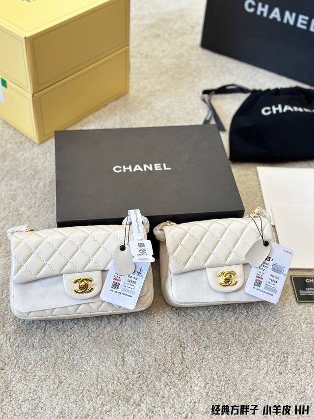 小羊皮 经典方胖子 Size 20 18Cm Chanel 经典羊皮方胖子包 原单 小羊皮 皮质超细腻 斜挎 单肩都可 全套礼盒包装