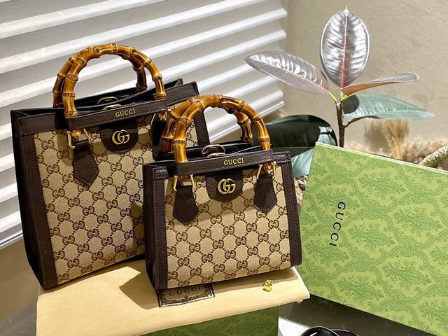 折叠礼盒 Size 27Cm 20Cm Gucci 老花帆布 Diana 竹节手袋 赶紧捂好钱包哦 方正廓形 精简百搭 竹节搭配带扣 经典又个性