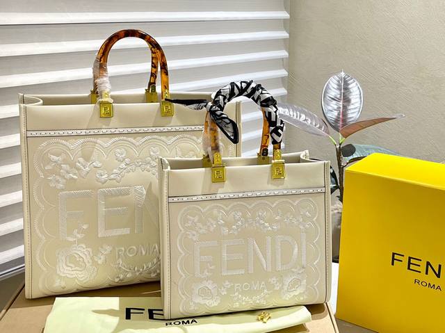 小号配盒 Fendi 芬迪刺绣sunshine Tote 托特包 简直无法拒绝 超显气质 高级感十足 集美必入款 尺寸36Cm 25Cm