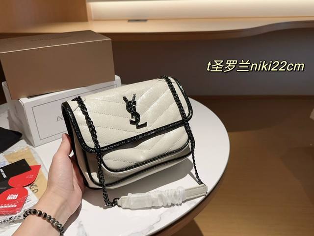 高版本 Ysl 圣罗兰 经典niki 流浪包 尺寸22Cm 礼盒包装飞机箱 - 点击图像关闭