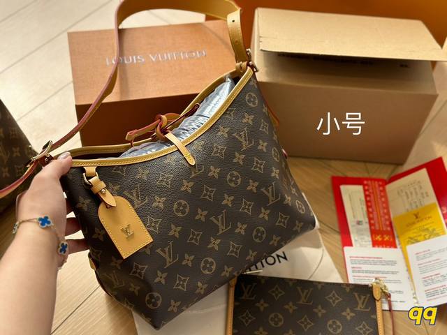 Lv Carryall 大爆款 买不到根本买不到 它真的太太太太好看了 不愧是断货王上身是真香而且它更适合日常的搭配风格有一种酷酷的赶脚 随性慵懒风 随手一搭都