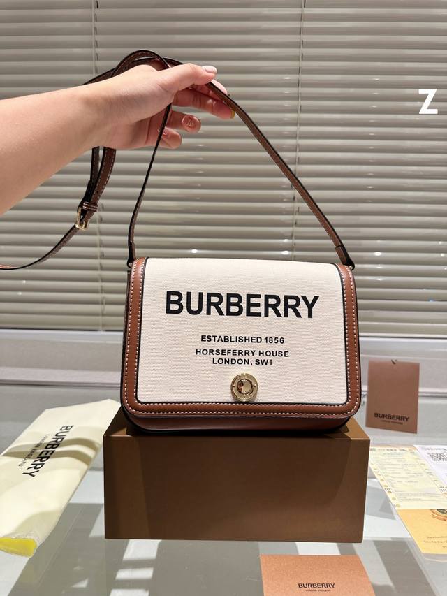 配盒 Size 22 Burberry 新品邮差包 随心搭配