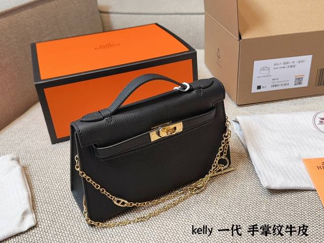 牛皮mini Kelly-代 全套包装配丝巾 爱马仕mini Kelly-代 真的太香了 属于日常休闲跟女人味都可以驾驭的那种容量也非常司 除了随身携带的化妆品