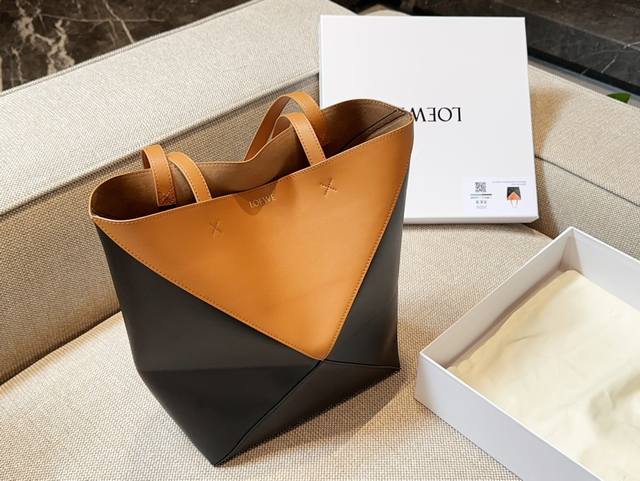 配盒 Size 上宽39x33Cm 大 Loewe Puzzle 新款 Tote 新晋顶流 可以折叠的包包 出行很方便哟