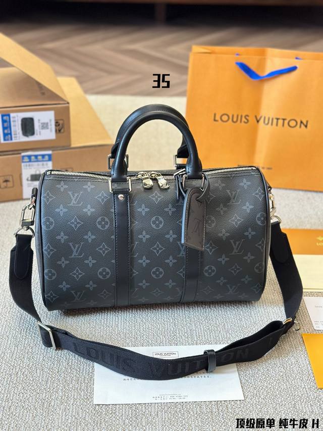 顶级原单 纯牛皮 男帅女飒 Lv Keepall35 黑武士真的泰裤辣 路易威登 Keepall 35 黑银配色 时髦与酷酷并存 黑色老花有辨识度又低调 Cit