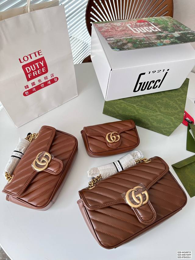 大号 中号 小号 配手拎袋飞机盒折叠盒子 酷奇gucci 马蒙包包 Gucci 经典 Marmont 再添新作 好特别的款式 大适合辣妹们了吧 尺寸 大号26