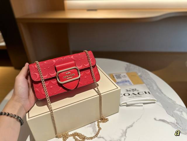 蔻驰coach Morgan Crossbody 浮雕摩根mini法棍包链条包酒神包 红色可做婚包喜气洋洋 尺寸20Cm 礼盒包装