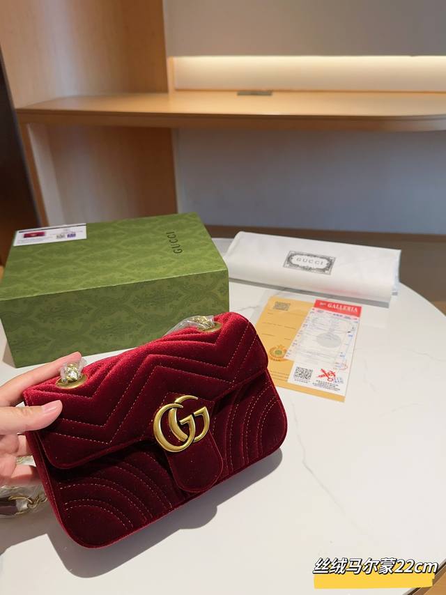 Gucci古奇 Gg Marmont系列 天鹅绒丝绒马尔蒙马蒙链条包 尺寸22Cm 礼盒包装