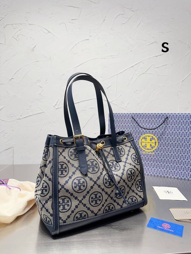 复刻版 牛皮 Tb女包 Monogram 新款老花抽绳托特包单肩斜挎 #Toryburch 老天 Tb老花抽绳小托特打工人神包呀 对不起钱钱我先上了学生党宝妈也