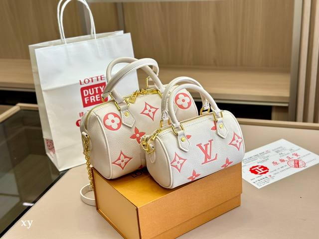 配折叠盒 Size 21Cm 17Cm Lv Speedy20 牛奶草莓牛皮枕头包 搜索 Lv 枕头包