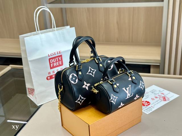 配折叠盒 Size 21Cm 17Cm Lv Speedy20 牛奶草莓牛皮枕头包 搜索 Lv 枕头包