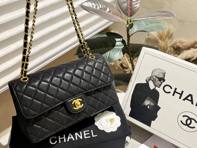 鱼子酱牛皮 折叠礼盒 Chanel 经典cf手袋 专柜一年涨3次价的cf 说下皮料 香家专用皮料厂供货 意大利原装鱼子酱 Cf鱼子酱相比之前的增加了柔软度 比羊