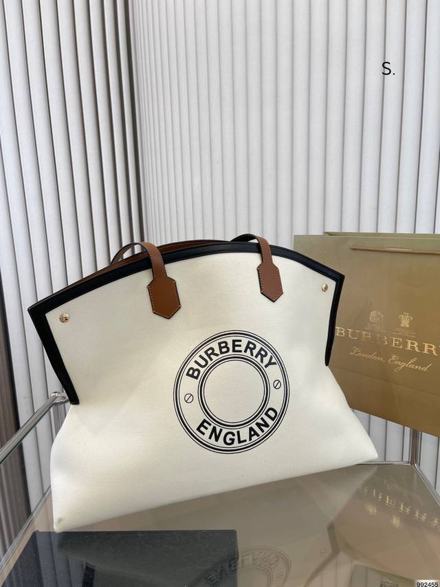 Burberry 巴宝莉帆布购物袋 简直必备款 上身真的很好看 经典气质款 日常出行 容量很大 尺寸45 26