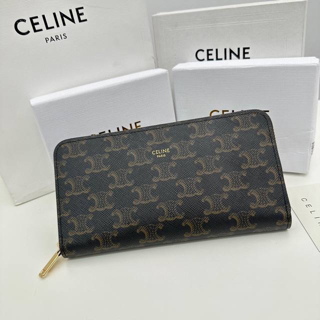 Celine A14 颜色 黑色印花 尺寸 19x10 5x3 5 说明 Celine 专柜同步 Triomphe Cuir大号拉链钱夹 经典老花配小牛皮衬里