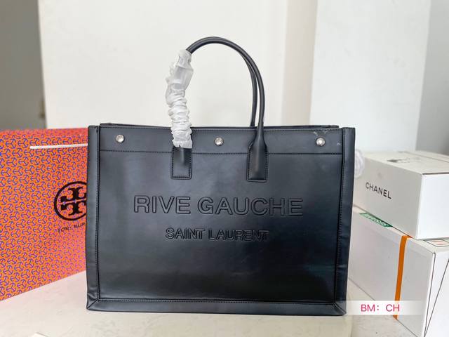 Ysl 圣罗兰 Rive Gauche 亚 麻皮革托特包手提包 帆布tote外型非常简洁不浮张 超级好搭配 轻便的帆布配皮质感真的非常实用 颜值与实用并存 容量