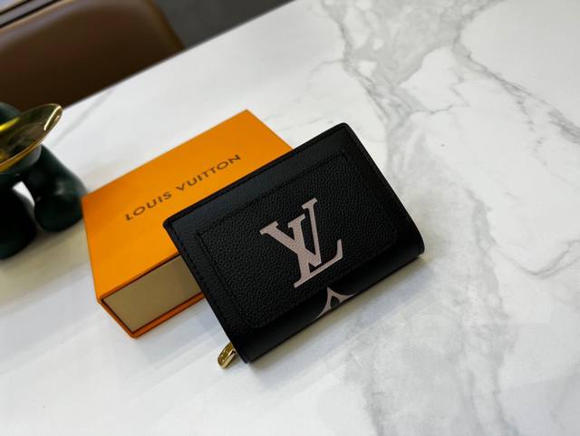 Lv M81927 用柔软的monogram Unplant皮革更新的 Portefeuille Claire 纹理美丽的牛皮皮革上 用双色装饰的monogra