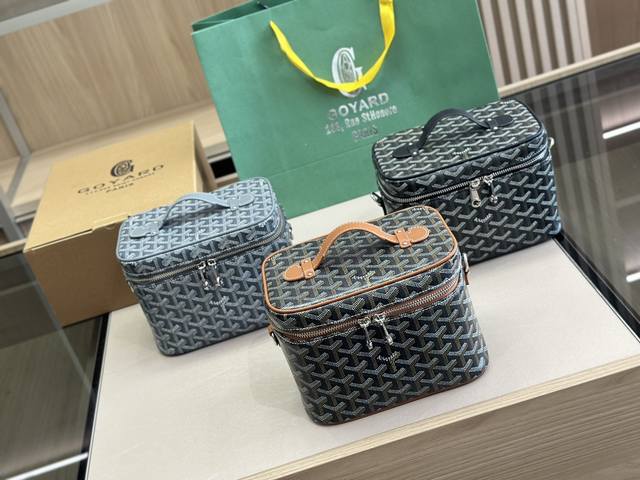 礼盒装goyard 戈雅代表性的包款 化妆包 非常实用 尺寸 20.15