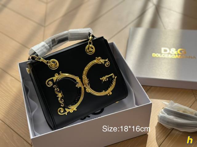 配盒bags Napoli 手袋灵感日记夏日优雅纷呈 Dolcegabbana 多样手袋丰富你的百变造型在dg包袋家族中 创意总监stefano和domenic