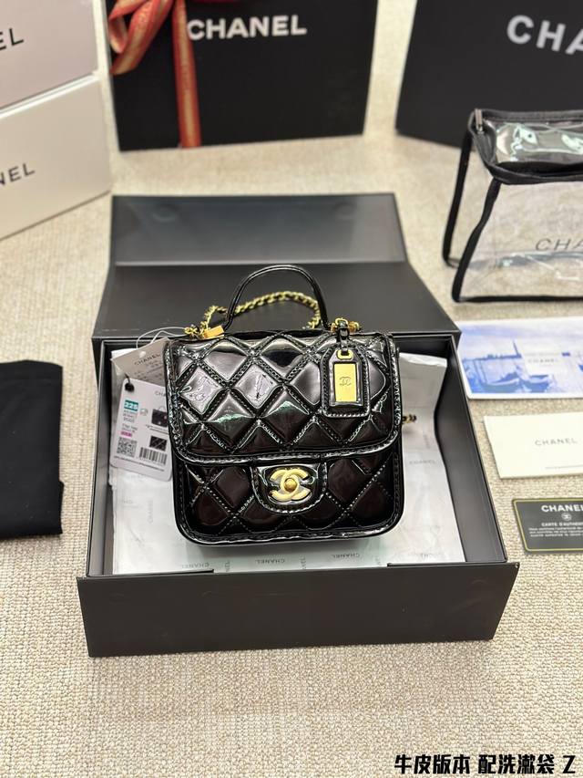 漆皮 配洗漱袋 跟着买就对了 Chanel 22K铭牌豆腐包chanel 23K秋冬新品必入系列tew被23K铭牌豆腐包惊艳到了+中古铭牌设计感 居然出现在22 - 点击图像关闭