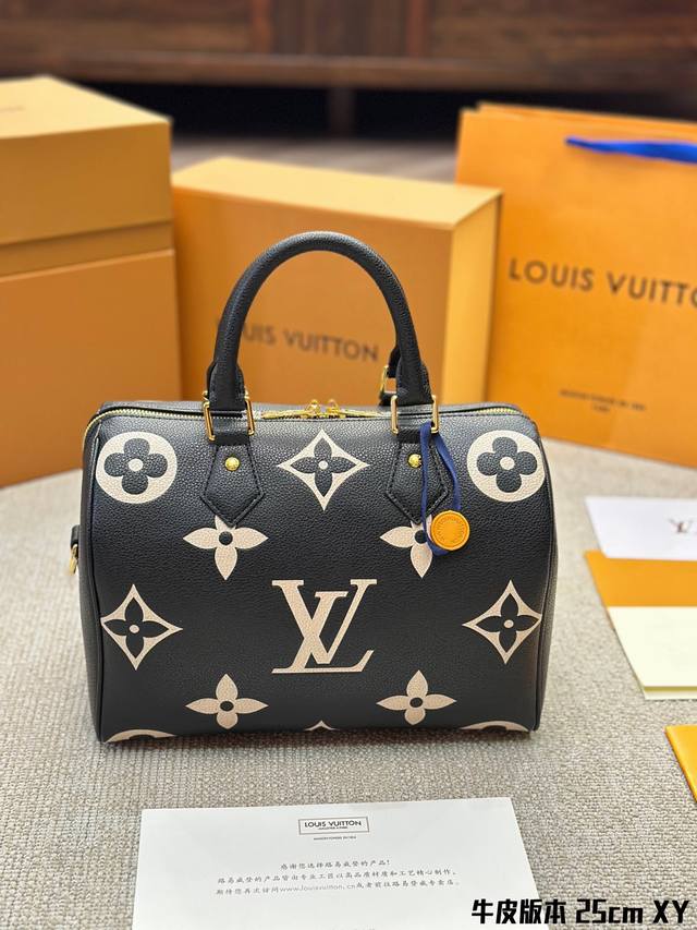 牛皮版本 Lv Speedy 25枕头包 无论版型 内里和专柜毫无差别 真正原版复刻 内里可拆卸 火遍全球的爆款机场大包 机车女神包 明星同款 贵气而充满活力的