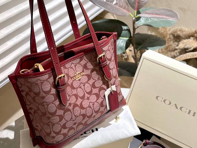 香布蕾 礼盒包装coach 丝绒红香布蕾 Mollie25 Tote 托特包 蔻驰coach代工厂最新购物袋 出货顶级品质亮泽五金logo 炒鸡火实用的款式 多