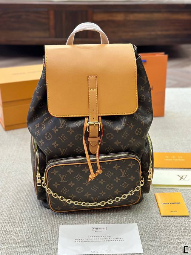 牛皮版本 Louis Vuitton Lv Trio 链条 双肩 背包 书包 Lv Petite Malle 这款一出几乎疯抢翻 风格个性时尚 Louis Vu