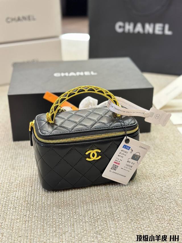 小羊皮 Chanel23S 手柄羊皮黑色长盒子chanel 23S 羊皮长盒子羊皮看起来有高贵范喜欢的人依然很爱羊皮娇贵一些些 字母手柄一样的美如风妳错过了牛皮