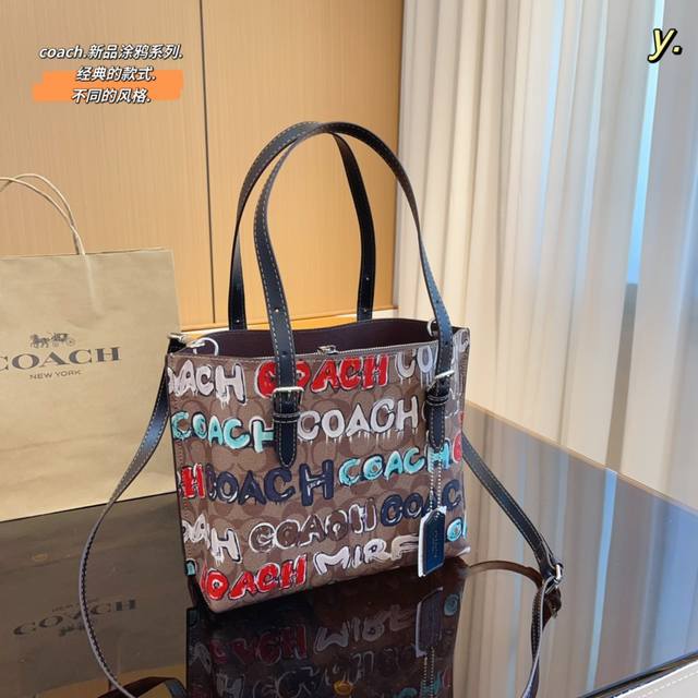 蔻驰 Coach 最新购物袋 出货顶级品质亮泽五金logo 炒鸡火实用的款式 多用款内衬logo时尚百搭款式 超级减龄 喜欢的抓紧自留啦专柜尺寸 25*10*2