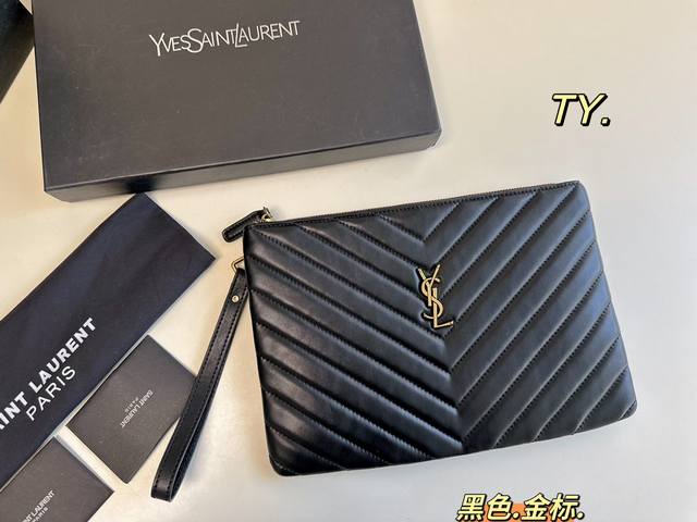 配盒 Size:29 20Ysl 圣罗兰v字纹手拿包v纹设计具有独特风格 经典款式 内设多个卡槽可收纳搭配拆卸腕带 特别方便 拿在手里优雅又大方 懒人必备