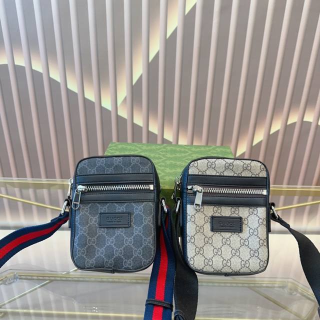 礼盒包装gucci 古奇 男士双g字母勾花单肩包 2020春夏正品代购598103K5Rln Gucci 拉链口袋 Pvc配皮邮差包尺寸 17.5*14.5*5