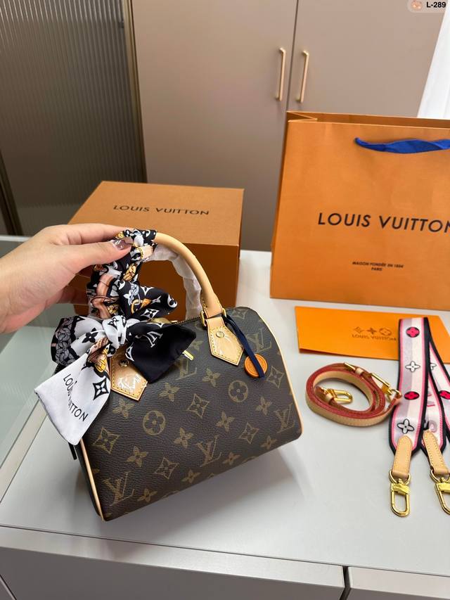 Lv Speedy20经典款老花枕头包搜索 Lv 枕头包l-289尺寸20.11.14折叠盒丝巾