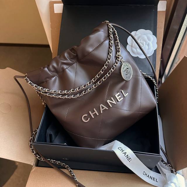 礼盒包装chanel香奈儿 全新尺寸 Mini 垃圾袋 Bag 手感超级好 原版五金 超级大牌 以华丽高贵的外形成为当下最炙手可热之作人手必备 明星热捧 精匠之