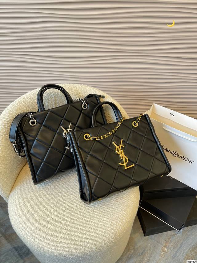 圣罗兰ysl 托特包隐藏的王炸现身 特别满意通勤包 心动一万次了 超超超级王炸的一只通勤大包质感真的很哇塞 强烈推荐 尺寸 31 23