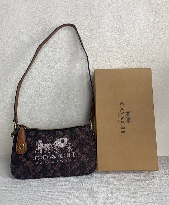 新品 Coach蔻驰女士经典标志penn长柄单肩包腋下包老花质感 棕色cm568 Cm712马车 21 12 3