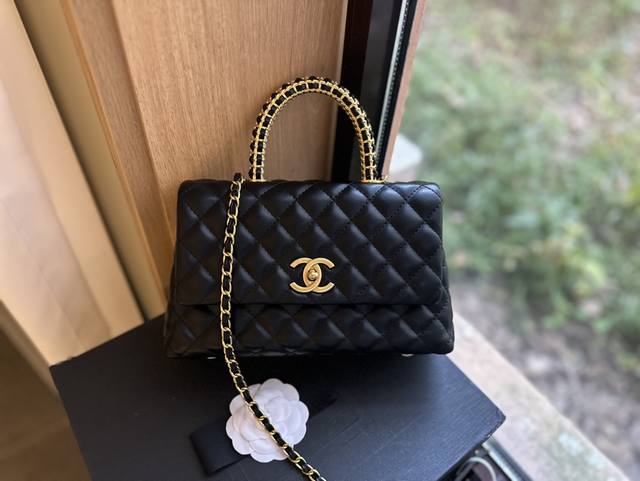 折叠礼盒包装 Chanel 小香家 23P 新品 编织手柄 Coco Handle 塞尔兹堡系列 女士手提口盖包 专柜在售2 0 香奈儿 Hass 御用羊皮材质