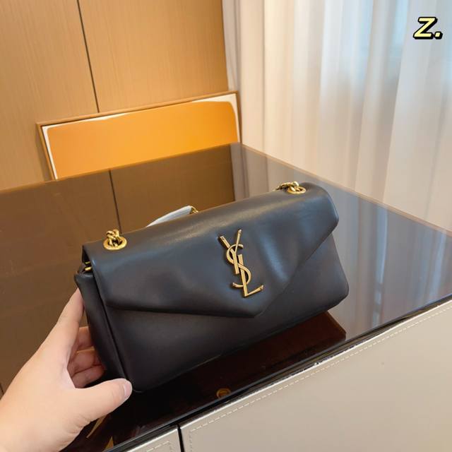 Ysl 圣罗兰 Calypso腋下包 Loulou 手感超柔软 时尚休闲刺绣 独家开模定制 质量超级好 强烈推荐尺寸 27*7*15Cm