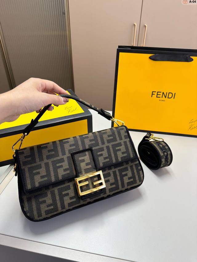 芬迪fendi 刺绣法棍包 精致美丽 高级优雅 很好驾驭 不挑衣服 不挑季节 一年四季都可 可盐可甜 A-04尺寸26 6 16折叠盒 - 点击图像关闭