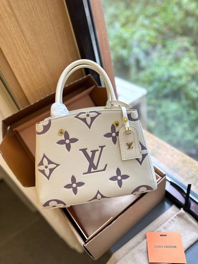 Lv 新品 渐变浮雕蒙田包 原厂天然激光纯钢钛五金富有立体感的造型与精巧的内部设计手感柔软 纯手工车缝线路 尺寸 30Cm