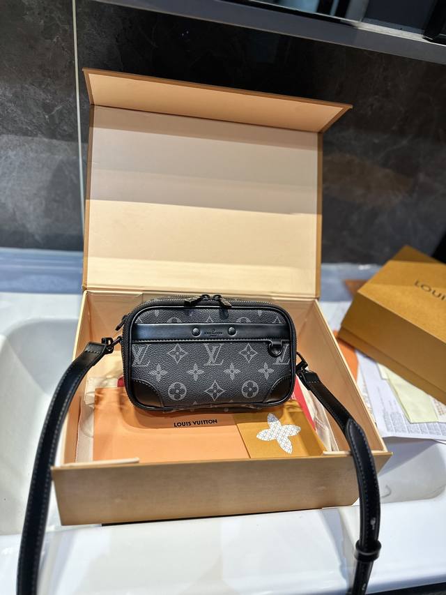 Lv Trunk 相机包23Ss新品 小小的很实用 手机 钱包 烟盒 都ok 送男朋友的小姐姐们可以安排了t尺寸 19 1