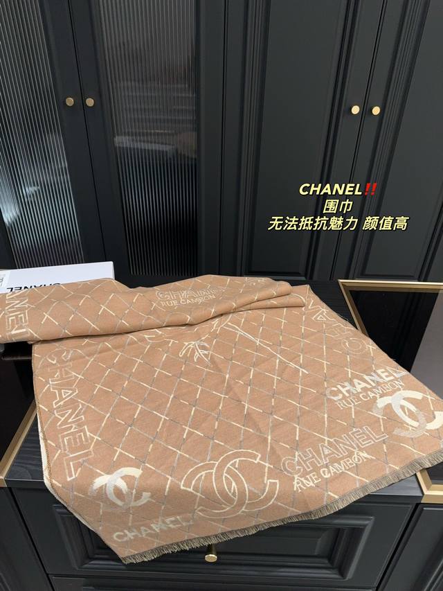 配盒 香奈儿chanel 围巾 无法抵抗的魅力 颜值高有气质 感觉可以戴10年也不会过时 实物非常柔软 上身一整个时髦感up Up Up