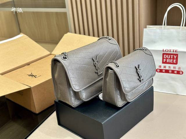 配折叠盒飞机盒 Size 24Cm 28Cm 高定版 Niki Ysl Niki 牛皮料软糯质感 进口褶皱纹