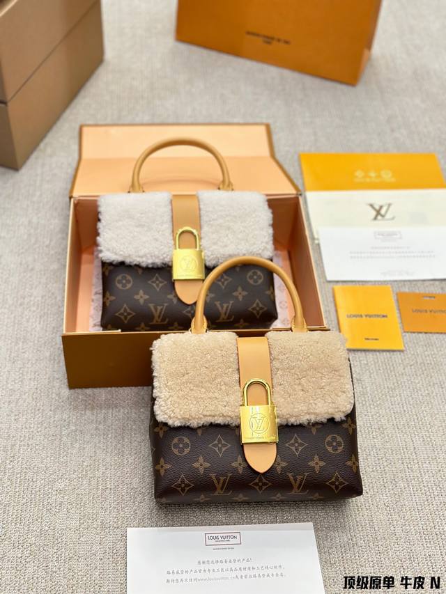 复刻版 原单 Louis Vuitton Lv Lockybb 原单牛皮 这小款巧有而型的locky Bb手采袋用monogram帆和布牛材皮质 配醒有目的大寸