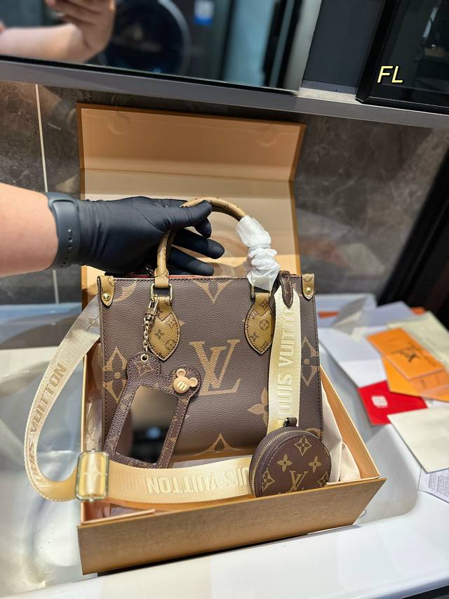 Lv Onthego购物袋拼色多功能托特包手提单肩大花购物袋 尺寸 25Cm - 点击图像关闭