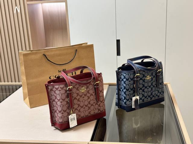 配盒 Size 25 21Cm 蔻驰 新款神仙托特 Mollie Tote25 真的超喜欢这个设计 尺寸小巧 又有隔层 购物袋 预测必须火 搜索 Coach T