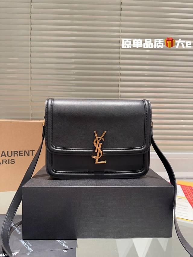 Ysl豆腐包 It Bag_必火爆款 Ysl Solferino 原厂细牙签纹box牛皮 手感及皮面的柔韧度都非常好 全新设计的 L 字母上下对半开扣 尺寸 2