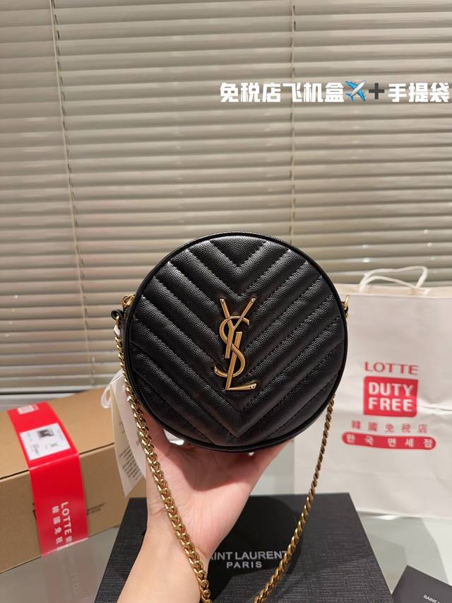 牛皮版本 Ysl 梦幻圆饼包包 圣罗兰包包saint Laurent Slp正品购入打版 牛皮皮质 全套对版五金 包型精致 实用袋口ysl金属扣五金完美无暇 细