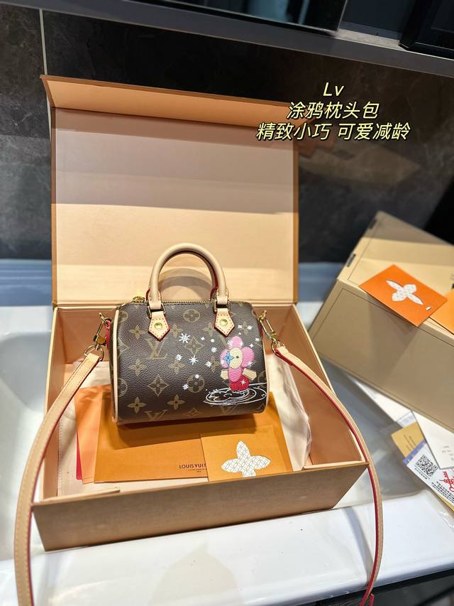 Lv Nano Mini圣诞限定徽章枕头包 可可爱爱 小巧玲珑 优雅精致 仙女必备款j尺寸16 10