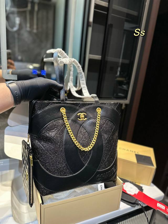 全套包装 Chanel 新品 更酷哦 皮料很耐造 高级感拉满 搜索 香奈儿手提腋下尺寸30 31