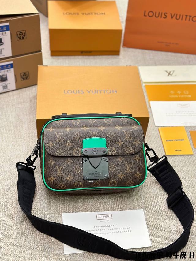 牛皮 I Louis Vuitton S Lock Sling 牛皮 经典老花压纹 帅气轻便 实用男包推荐 潮男必入款的卜v S-Lock邮差包 尺寸25 17 - 点击图像关闭