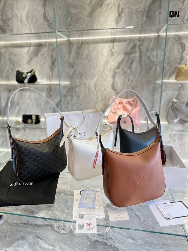 Celine 23 Haobao风向转变大包已成新c位 米喜欢瑟琳的仙女门- -定发现了 随着这段时间风向标的变换 这种随性大包已逐渐成为c位 以前对小废包的需